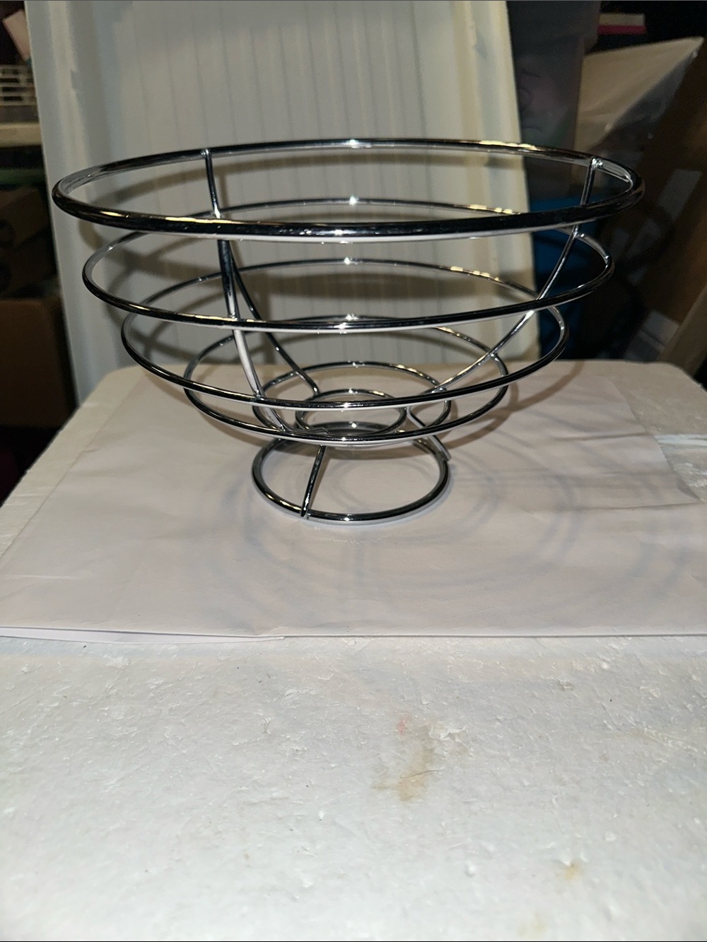 Silver thick stainless steel metal round fruit basket